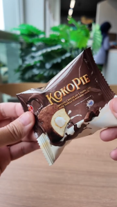 Win2 - KOKOPIE CHOC WITH VANILLA CREAM 20G 16 PKTS  / Win2 - KOKOPIE VANILA KRIM BERSALUT COKLAT 20G 16 PACKS