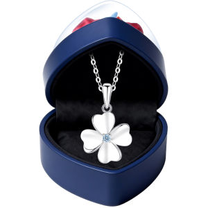 East Beauty | Sterling Silver Clover Moissanite Necklace