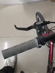 ODI | ODI VS-21 Lock-On Bicycle Handlebar Grips Anti-Slip Silicone Cover with Waffle Pattern for Shock Absorption on Mountain Bikes