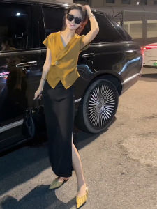 เสื้อเชิ้ตแขนสั้นคอวีทรงเข้ารูปสไตล์ฝรั่งเศสสำหรับผู้หญิงในช่วงฤดูร้อนปี 2024 เสื้อเชิ้ตทรงเข้ารูปทรงสลิมฟิตสำหรับใส่ไปทำงาน