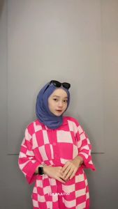 Knitwear Outfit Fuji Cardigan Rajut Motif Kotak Oversize