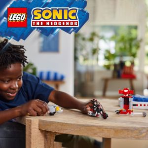 LEGO Sonic the Hedgehog 76995 Shadow the Hedgehog Escape (196 Pieces) Mainan Balok (8 Tahun+)
