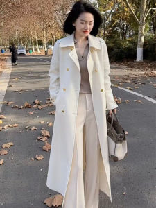 Fashionable European Style Winter Womens Coat 2023 New High Waist Long Fashionable Matching Outerwear with Other Materials