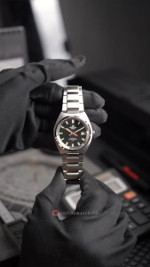 Jam Tangan Pria Casio Edifice 3-Hand Analog EFB-109D-1A Classic Sportscar Black Dial Silver Stainless Steel Strap