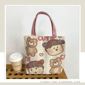 LHSunday มาใหม่ กระเป๋าผ้าสะพายข้างแฟชั่น รุ่นนี้รูปทรงสวย มีลายการ์ตูนน่ารักหลายแบบ ดีไซน์อย่างน่ารัก สีสวยเก๋ ราคาถูกสบายกระเป๋ามากๆ มีให้เลือก 5ลาย จัดเลยยย