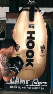 Samsak isi + Foam Padding Hook Egg Power Samsak Tinju Heavy Bag Sansak Bulat Hook Samsak Muay Thai Samsak Tinju Gantung Hook GLH1