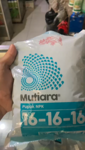 NPK Mutiara 16-16-16 1Kg - Pupuk Penyubur Buah NPK Mutiara Kemasan Pabrik 1Kg
