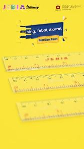 Penggaris Mika Bening / Mistar / Garisan (Variasi: 15cm / 20cm / 30cm)\nPenggaris / Mistar / Garisan (15cm / 20cm / 30cm) Bening JENIA