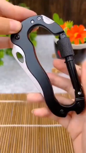 อุปกรณ์เอาตัวรอดแบบพับเก็บได้พกพาสะดวกสำหรับตั้งแคมป์กลางแจ้ง แขวนง่าย เพื่อความปลอดภัยในการเดินป่า