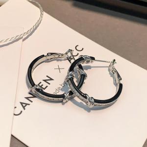 Elegant Black Enamel Diamond Embedded Metal Ear Cuffs Fashionable Trendy New Arrival Luxury Feelings Earring Jewelry Set