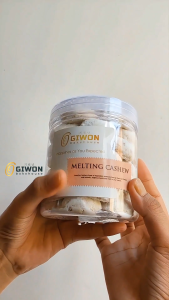Kue Kering Melting Cashew Premium bercampur kacang mede utuh by Giwon Bakehouse Cookies