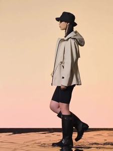 Guvet | Womens Waterproof Windproof Softshell Short Jacket