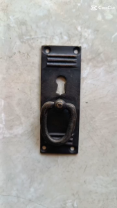 Tarikan Laci Lubang Kunci Kuningan Antik