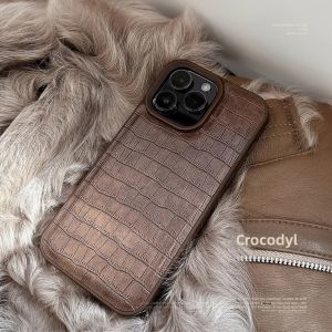 Ốp Điện Thoại iPhone 12/13/14/15/16/17 Pro Max Plus Giả Da Màu Nâu Cổ Điển Vân Cá Sấu Chống Sốc Chống Bụi Tông Màu Đất