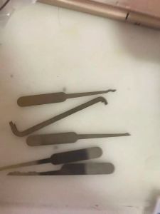 5IN1 A Universal Wrench Suitable Tool Portable Tool for Unlocking Doors  Use Opening Doors When Keys Are Forgotte