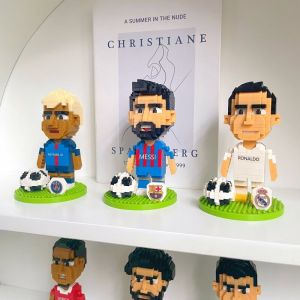 ฟุตบอลโลกบล็อกไม้จีนของตกแต่งมินิอนุภาคขนาดเล็กประกอบเมสซี่ C Luo ของเล่นเสริมพัฒนาการของขวัญเด็กผู้ชาย