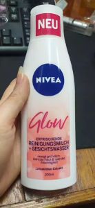 Sữa rửa mặt tẩy trang NIVEA Glow (200ml)