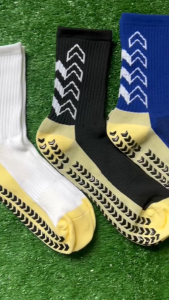 ถุงเท้าฟุตบอลกันลื่น X ถุงเท้ากันลื่น anti slip sock สำหรับกีฬาฟุตบอล มี 5 สีให้เลือก ออกกำลังกาย