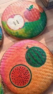 Tampah lukis motif buah untuk dekorasi / wall decor klasik dari anyaman bambu