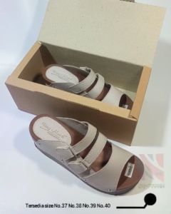Sandal wanita terkini 2024 - sandal lebaran idul fitri - sandal wanita homemade - wedges krem