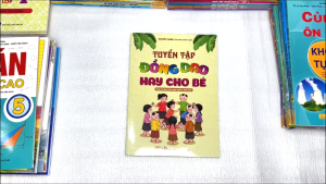 Sách - Tuyển Tập Đồng Dao Hay Cho Bé - Giúp bé phát triển ngôn ngữ và nhận thức B89 - ndbooks