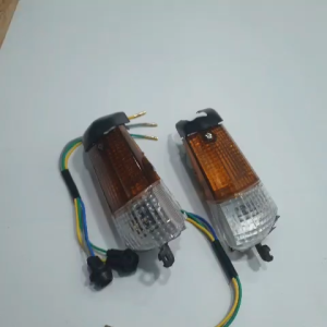 Bộ 2 đèn xi nhan trước Dream Thái loại rẻ không bóng