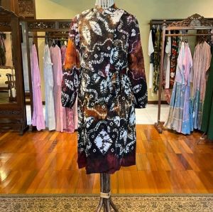 Kinan Tunik Viscos by Dian Pelangi LIMITED EDITION Blouse Baju Atasan Kemeja Blus Outfit Busui Kerja Kantor Rapat Kuliah Pesta Pernikahan Kondangan Casual Formal Wanita Hijaber Cantik Anggun Modis Modern Elegan Mewah Model Korea Terbaru Motif Jumputan