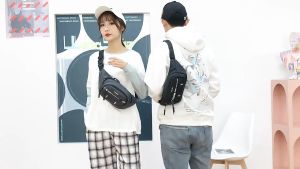 กระเป๋าคาดอก คาดเอว แต่งซิปสวยงาม ผ้ากันน้ำ หมอนแดง ราคาถูกต้อง ซับระบายอากาศ