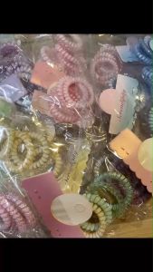 ยางรัดผมเกลียว ไม่กินผม สีสวย น่ารักม๊ากกก ขนาด 5.5 cm (แพค 4ชิ้น)