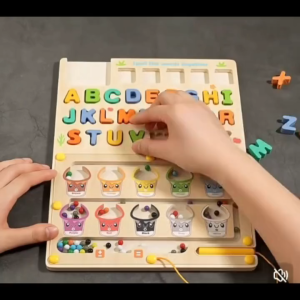 แยกสีลูกปัดแม่เหล็ก2in1 เกมกระดานเขาวงกต  มีปากกาแม่เหล็ก ของเล่นไม้ การฝึกอบรมสี ไม้สำหรับทารกอายุ 2-6 ปี