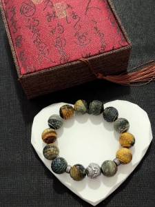 龙鳞蓝虎眼石手串男足银龙珠文玩佛珠黄虎晴石转运珠送情人节礼物Dragon scales blue tiger eyes stone bracelets mens feet silver dragon beads cultural toys Buddha beads yellow tiger clear stones transportation beads Valentines Day gifts