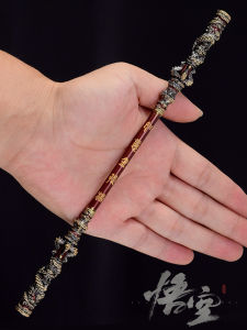 อาวุธโลหะผสมจิ๋วซุนอู่กงเทพนิยายปี สีดำ ตรงหน้าโชคชะตาเทียนบิ๊กเซนต์บรอนซ์คลาวด์สติ๊กชิ้นแสดงเกม