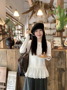 WHYSTUDIO เสื้อยืดคอตตอนลายปักสไตล์หวานและเท่สำหรับฤดูใบไม้ร่วงและฤดูหนาว เสื้อชั้นในลายปักลูกไม้ ชั้นในเสื้อผ้าชั้นใน