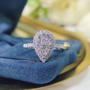 Huitan Delicate Water Drop Shaped Ring for Women Silver Color Wedding Engagement Party Ring Luxury Brilliant CZ Female Jewelry