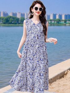 Fashionable Sleeveless Cotton Silk Dress for Middle-Aged And Elderly Women Summer New Style Mom Clothes Loose Fit V-Neck Midi Dress