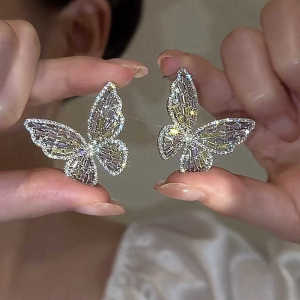 Elegant Versatile Luxury Butterfly Fashion Stud Earrings Ins2024 New Hot Zirconia Ear Jewelry Womens Gold Plated Gemstone