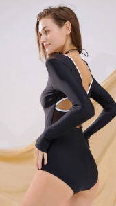 AQUAPLAY Womens Hepburn Fashion Slimming Black Flower Triangle Integrated Sunscreen Swimsuit Internet Celebrity Same Style