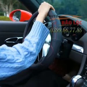 Bọc Vô Lăng Da Cao Cấp có lỗ thoáng khí phù hợp các dòng xe