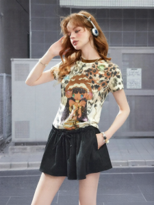 Unifree | Leopard Print Retro Fitted T-Shirt