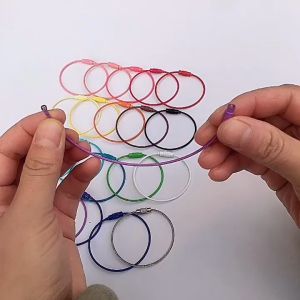 Vòng dây thép làm móc khoá có chốt gài chắc chắn tiện lợi | Xiaoxings Yarn