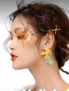 ชุดตกแต่งหน้าและผมผีเสื้อพร้อมไข่มุกและเพชรสุดหรู สีพาสเทล/ดำ