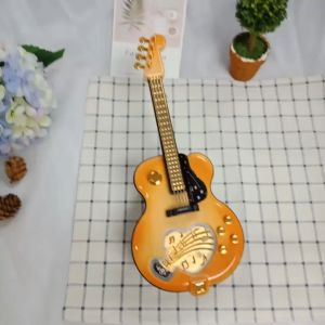 [Hàng sẵn] Đàn Guitar Retro Kiêm Hộp Nhạc Cô Gái Nhảy Múa Đồ Chơi Âm Nhạc Vũ Công Nhảy Múa Trên Guitar