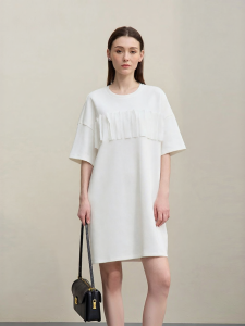 AMII | Commute Style Round Neck Contrast Material Stitching Air Layer A-line Dress