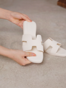 YOTO H-Strap Flat Sandals For Women Textured Leather Elegant Comfortable Square Toe Casual Slides