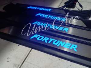 Door Sill Plate Fortuner Led / Sillplate Samping Pintu Fortuner Vrz Gr Sport 2016-2022 Up Lampu
