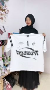 T-shirt Boxy Fit Oversize Trusted Black Pria Dan Wanita Bahan Cotton Combed 24s