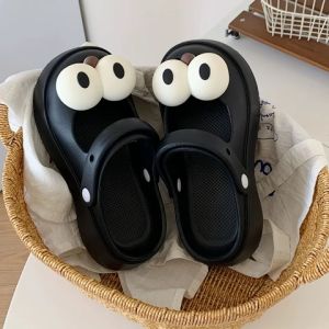 Tsion New Collection รองเท้าแตะแฟชั่น วัสดุรองเท้าทำจากยาง พื้นนุ่มสบายเท้าสุดๆ มาพร้อมกับน้องตัวติดตาโต๊โต มีสีให้เลือกหลากลายโทนสุดๆ คอลเล