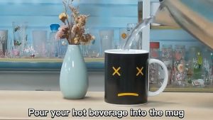 Mug Magic Bisa Berubah Warna Cangkir kopi Teh Ajaib Motif Smile