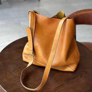 Large Capacity Simple Leather Tote Bag Vegetable Tanned Leather Crossbody Mother-Child Bag Wide Shoulder Strap Top Layer Cowhide Bucket Bag