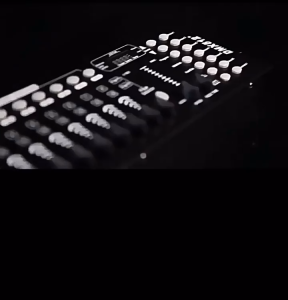 DMX192 คอนลเลอร์ DMX512 สำหรับไฟ PAR ส่องสว่างในการจัดงานแต่งงาน อุปกรณ์ควบคุมแสงเวทีแบบหัวเคลื่อนที่